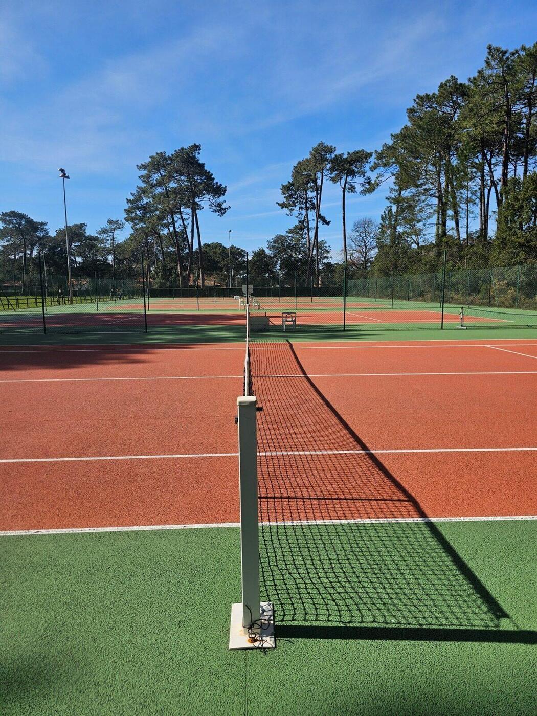 Courts en dur extérieurs